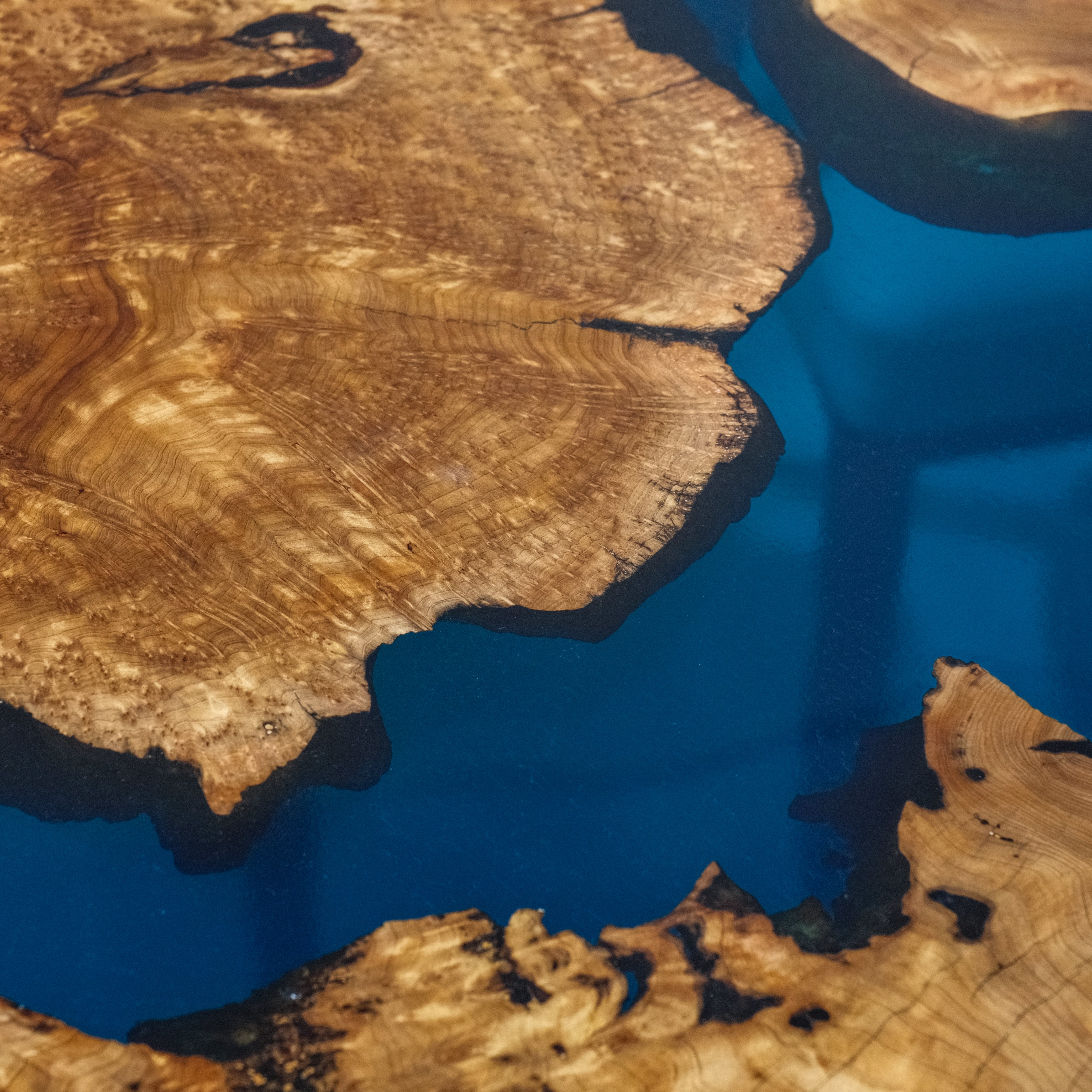 Cedar Burl Epoxy Table | XSZB3031